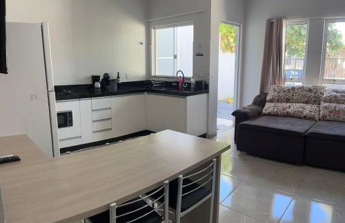 Casa confortável para até 4 pessoas - 2 quartos - ótima localização - Foto 10