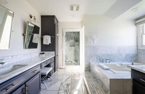 Grand Wine Country 6BR Retreat Hot Tub & Views - Foto 74