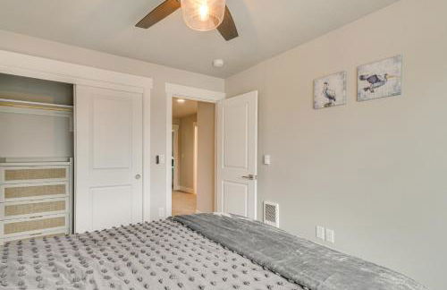 Columbia River Views Spacious Hammond Getaway! - Photo 25