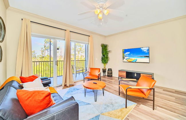 Modern 2BR Condo - With Pool Hot Tub - Photo 2