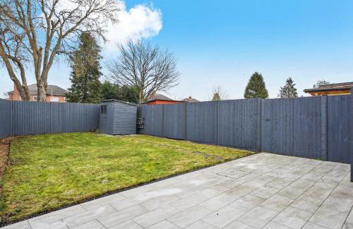 Private 2Bed-Parking & Garden-By FabAccommodation - Foto 9