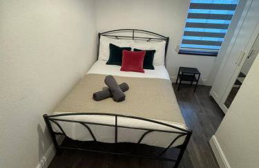 Sleek City Getaway - Walkable Free Parking - Foto 12