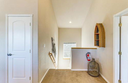 Coastal Oregon Home Walk to Dock! - Photo 16