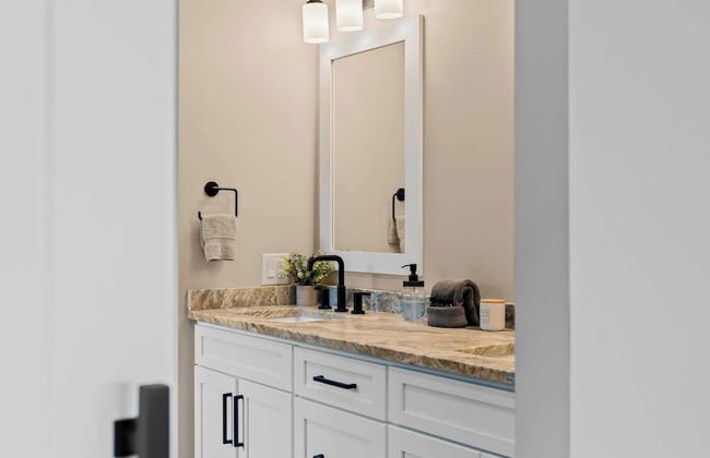 Lakeside Serenity by Avantstay Lakefront, Newly Built, Deck w/ Views! - Foto 25