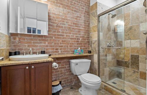 Large Home - Great Location - 15 Minutes to NYC - Foto 32