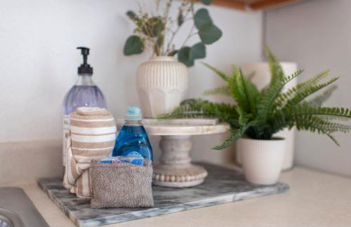 Sunlit Scandi Haven - Walk to Whitworth U & Shops - Foto 21