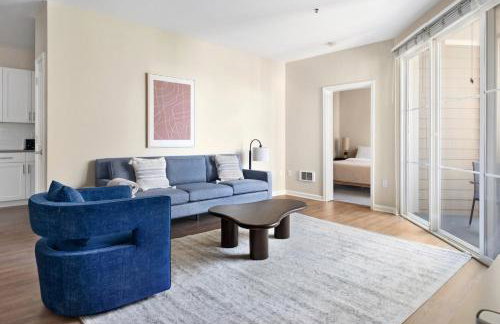 Blueground Emeryville pool nr Bay Street Park SFO-1989 - Foto 1