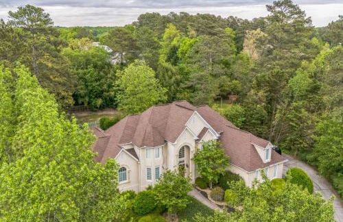 Elegant 5BR Retreat Pool & Yard - Foto 1