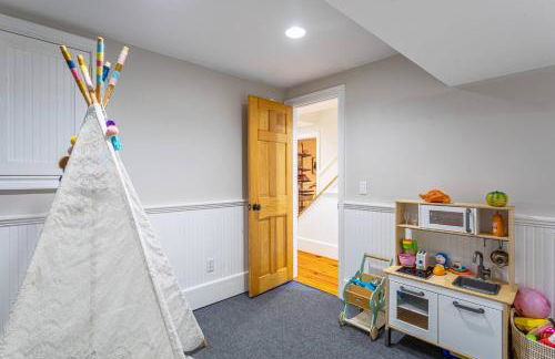 Stunning luxury Retreat I Wineries & Fall Farm Fun - Photo 27