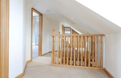 JOIVY Greenknowes Farmhouse with Hot Tub and Bar - Photo 32