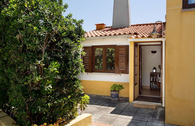 JOIVY 3-BR Cottage w/Terrace & Garden in Colares - Foto 45