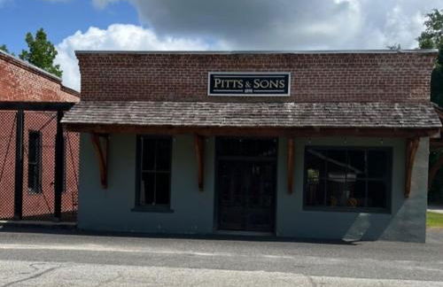 The Carriage House - Photo 5