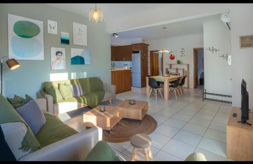 Omalia Apartment - Photo 9