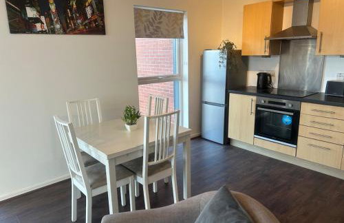 Comfortable 2-Bedroom Flat close Etihad and Coop Live - Photo 27