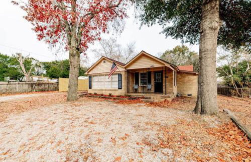 15mins to Downtown- Adorable on Taylor Both Units - Photo 13