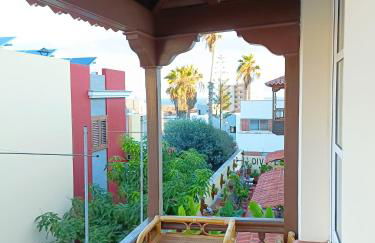 Beautiful 1 Bedroom Apartment with Mountain View - Foto 36