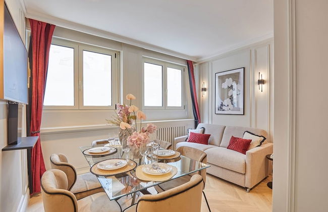 Eiffel Tower Apartment Invalides - Photo 1