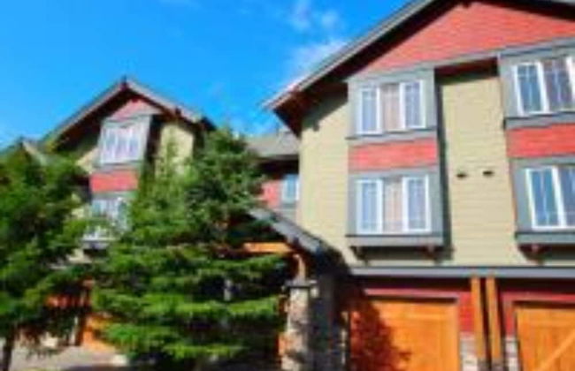 Pinnacle Ridge Chalets by Fernie Lodging - Photo 1