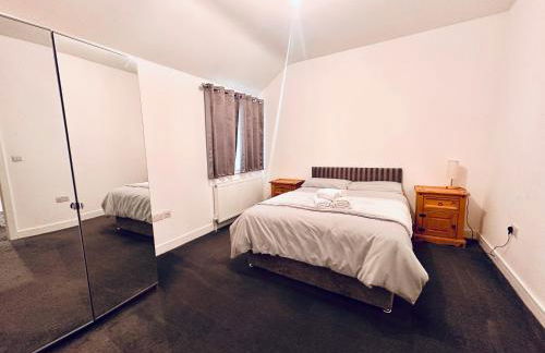 Stylish 1 Bedroom Flat in the Heart of Staines - Foto 8