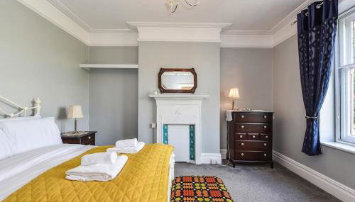 Traditional 3-Bed Property in Pontcanna with Parking - Foto 2
