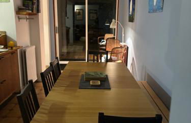 Tenby Victorian Villa with parking, pets allowed - Photo 18