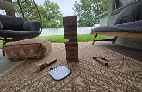 4 bedroom pet friendly grill under 5 min to airport and Choctaw Casino - Foto 2