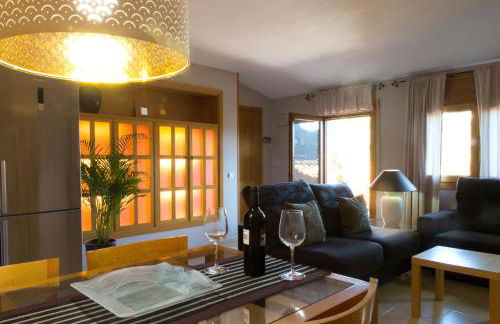 Ático con terraza en Graus-Pirineo de Huesca - Foto 23