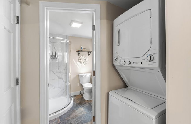 TuckAway Suites at East Branch - Foto 97