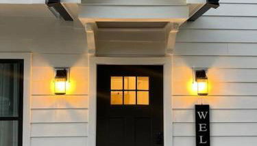 Glamorous Hideaway - Photo 4