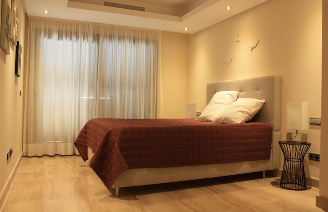 Apartment with Private Swimming Pool - Photo 2