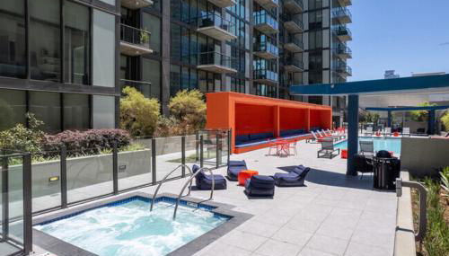 Top Floor 3 Bed 3 Bath Penthouse Living In Luxury - Foto 2