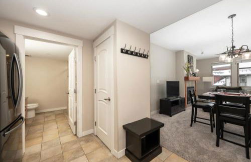 Ski-In / Ski-Out 1 Bedroom Condo base of WP Resort - Foto 8