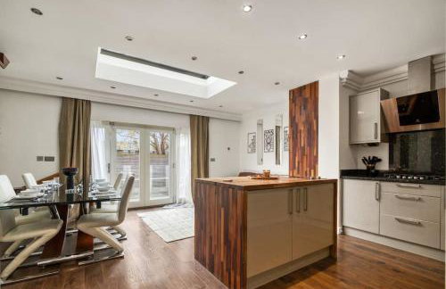 4 Bedroom House in Chiswick- Elegance & Serenity - Foto 8