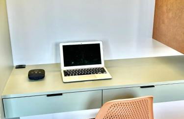 Moema URBAN Heaven - Piscina - Prox Metro - Prox Sh Ibirapuera - Cama Queen - Internet 500mbps - Ar cond - Cozinha completa - Academia - Churrasqueira - Foto 26