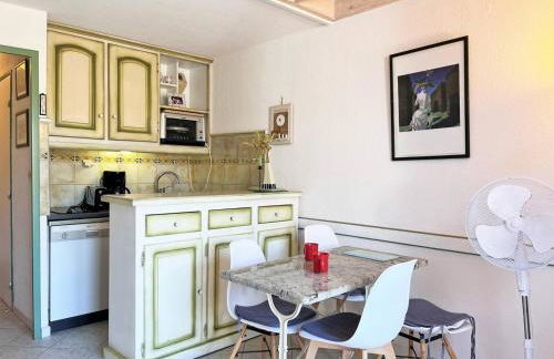 Duplex familial avec terrasse, proche plage, parking privé - 4 couchages, Le Lavandou - FR-1-251-541 - Foto 5