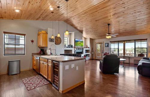 Cabin with Wild Horses, Fireplace, Dog Friendly & StarLink - Foto 52