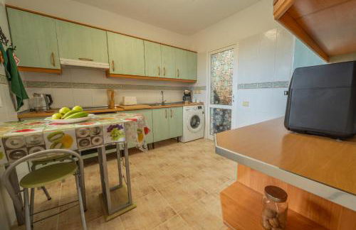 3BR Chalet Valley Moon-Seaviews, Terrace & Parking - Foto 13