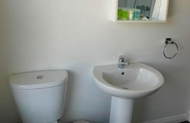 No 11 - Contemporary 2 Bedroom Apartment in Lanark Town Centre - Photo 10