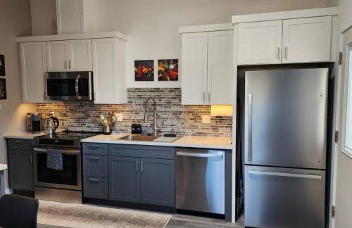 Modern Furnished Retreat - Photo 21