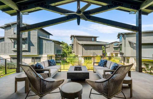 Luxe 3BR Lake Escape - BBQ Firepit & Pickleball - Foto 3