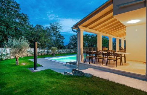 5 Bedroom Nice Home In Manjadvorci - Foto 8