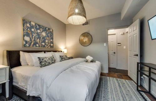 Boho 1BR Condo w Private fenced yard - Foto 11