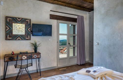 Listen to Nature in a Renovated Traditional Hilltop Villa Liodosifis with Heated Pool - Foto 39