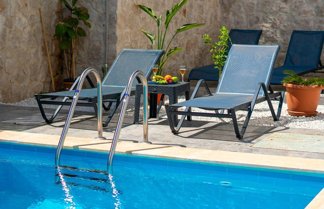 Villa With Private Pool Garden - All Rooms w AC - Foto 1