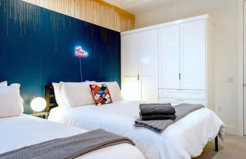 Queens Gambit - 7 Minutes from Downtown - Sleeps 16 - Foto 29