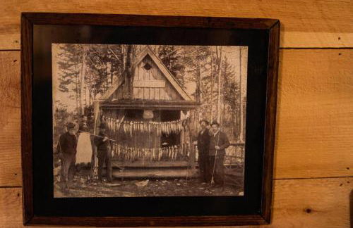 Upscale Moosehead lake Suite downtown Greenville - Foto 36