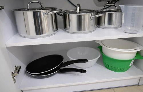 STN Royale Suite - Ferienwohnung mit 4 Schlafzimmer, 8 Big Beds, Parkplatz & Balkon, Highspeed WLAN, Netflix Premium, Zentral zu Audi & Schwarz Gruppe - Foto 29