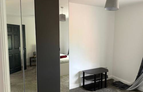 Home away Tamworth Staffordshire 4 Bedroom 3 Bathroom - Semi Detached House - Foto 64