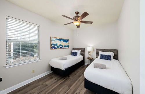 Upstay Stylish 4BR Getaway in Vibrant East Austin - Foto 22
