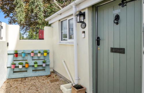 Charming 2-BR Cottage in Stonehouse with Courtyard Garden and Log Fire - Foto 28